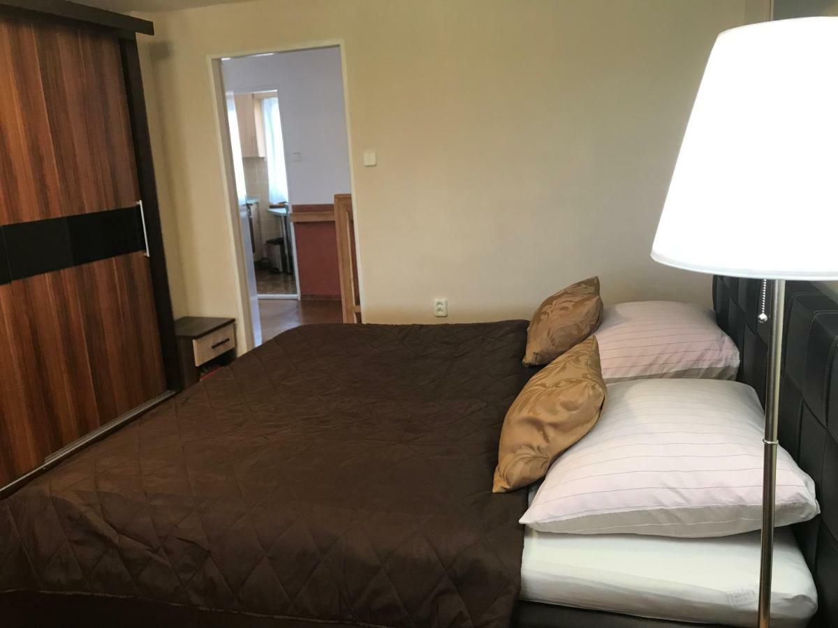 Pod Lysou Apartment *